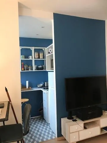 37 M2 18 Arena Adidas Apartment *